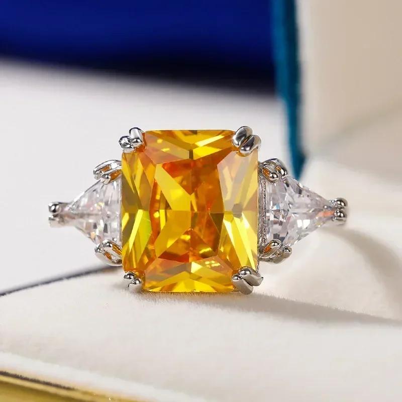 Nuovo Anello da Donna Hyperbole per Festa Cocktail Con Enorme Zircone Cubico Azzurro Montatura a Griffa Regalo di San Valentino per Moglie