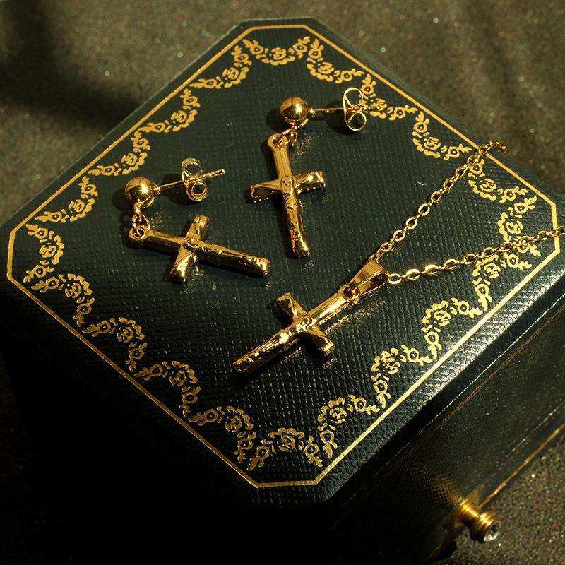 Luxury 14k Gold Jewelry Set: Necklace, Earrings, Non-Fading Clavicle Chain