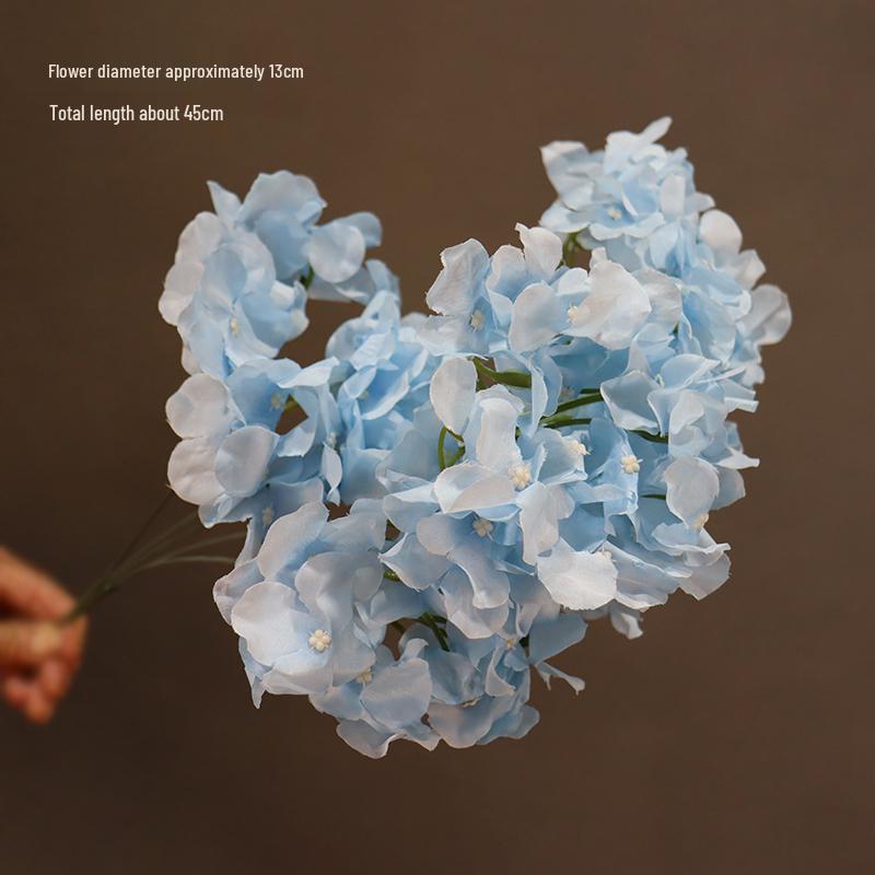 Шелковая композиция из гортензий для свадебного прохода или декора стены