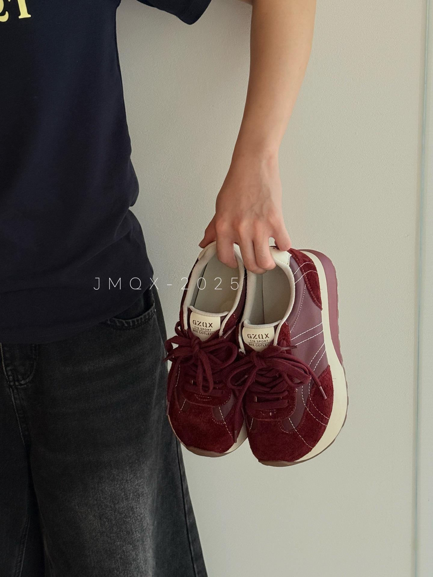 

Спортивная и повседневная обувь женская 2025 новая с круглым носком на шнуровке модная ретро легкая повседневная обувь для моральной подготовки кроссовки для бега 40