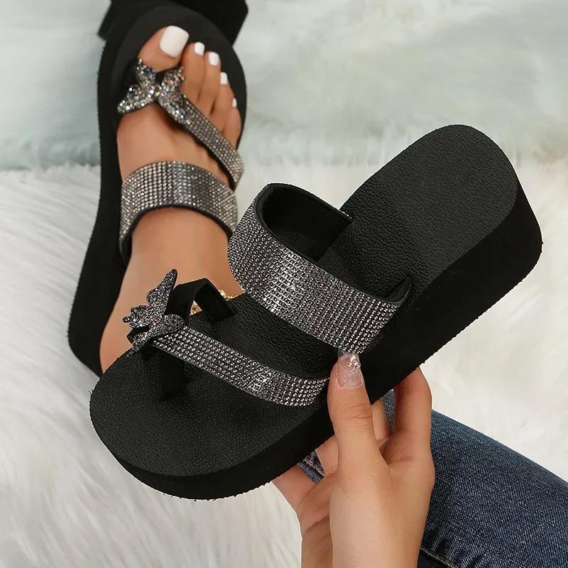 Fashion Women's Wedge Slippers 2025 Summer Fashion Rhinestone Butterfly Slipper Women Outdoor Open Toe Shoes Ladies Platform Sandals