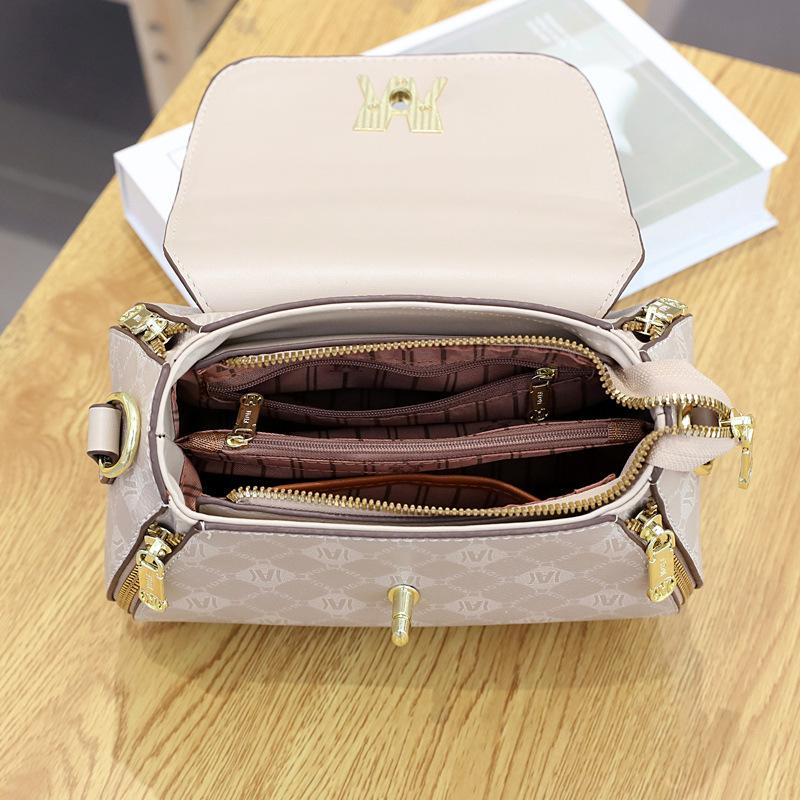 Bag Women's Versatile Small Square Bag 2025 New Women's Large Capacity Temperament Portable Shoulder Crossbody Bag Apple Bag Tide