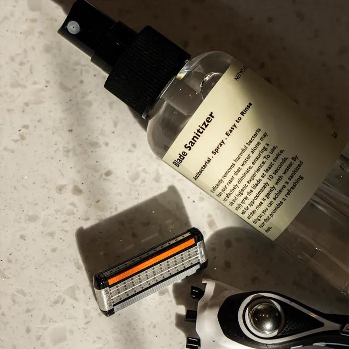 Dezinfekce na holicí strojky