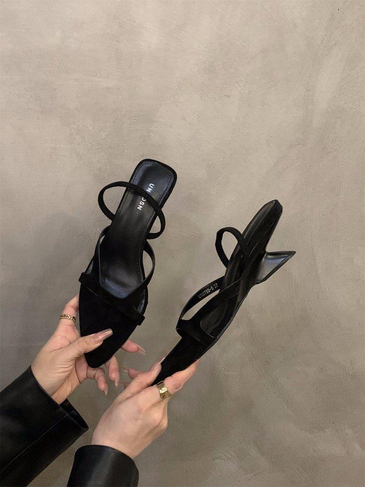 Rote Pantoletten mit Keilabsatz, Feenschuhe, Sommer 2025 zum Rock, Französische Sandalen