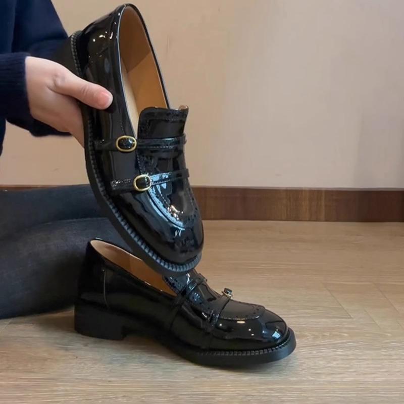 

Резная пряжка ремня женские весенние туфли на низком каблуке с круглым носком маленькие кожаные туфли слипоны 40 чёрный