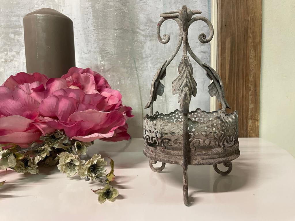Carved plant crown metal decorative vintage crown