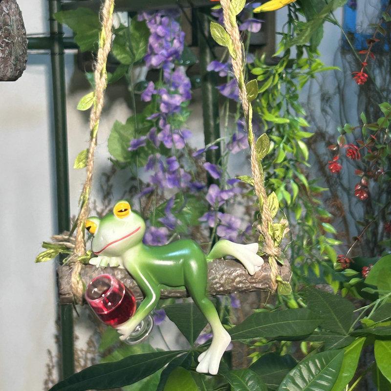 Hanging Swing Frog Resin Ornament With Wine Cup Tree Hanging Statue Yard Patio Balcony Garden Micro Landscape Decor