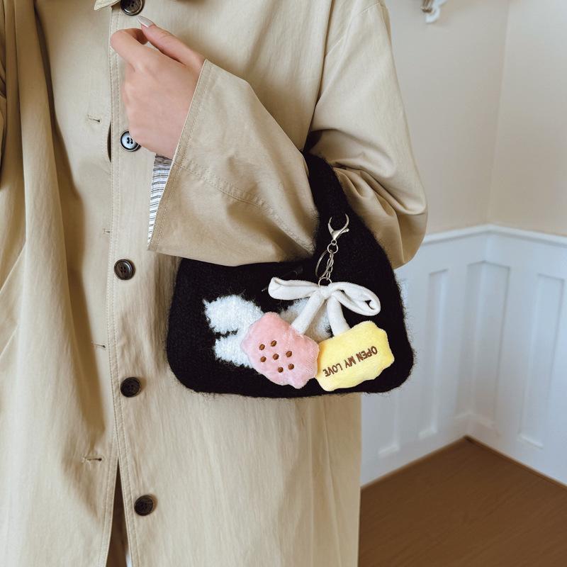 Knitted Handbag with A Cute and Niche Design Sense, Woven Bag, and Mobile Phone Bag