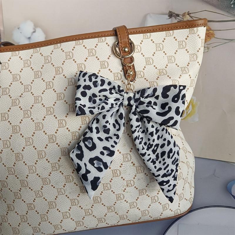 2Pcs Fashionable Bowknot Shaped Keychain With Metal Hardware Ideal For Gift Giving or Daily Use Item Carry Keyrings