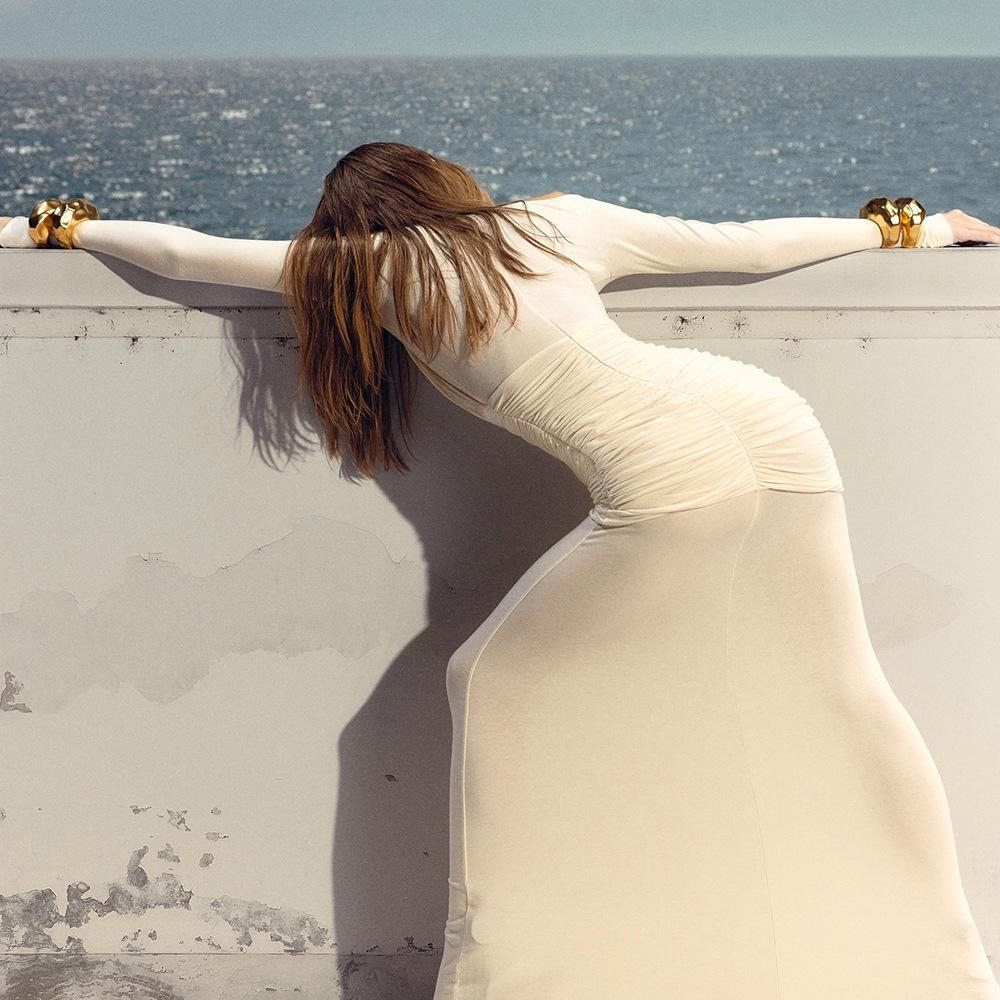 2025 Europejski i Amerykański Styl Przezroczysta Siateczka Plisowana Sukienka Maxi - Seksowny i Dopasowany Krój