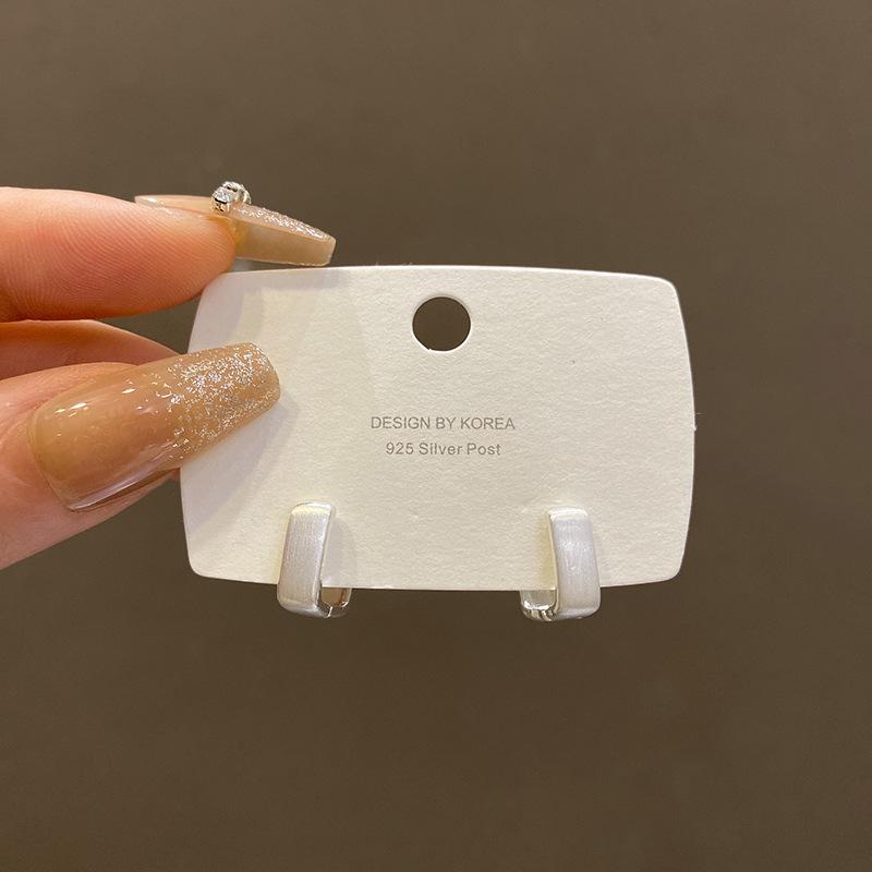 

Серьги из меди в корейском стиле S Musthave с необычным дизайном StyleB