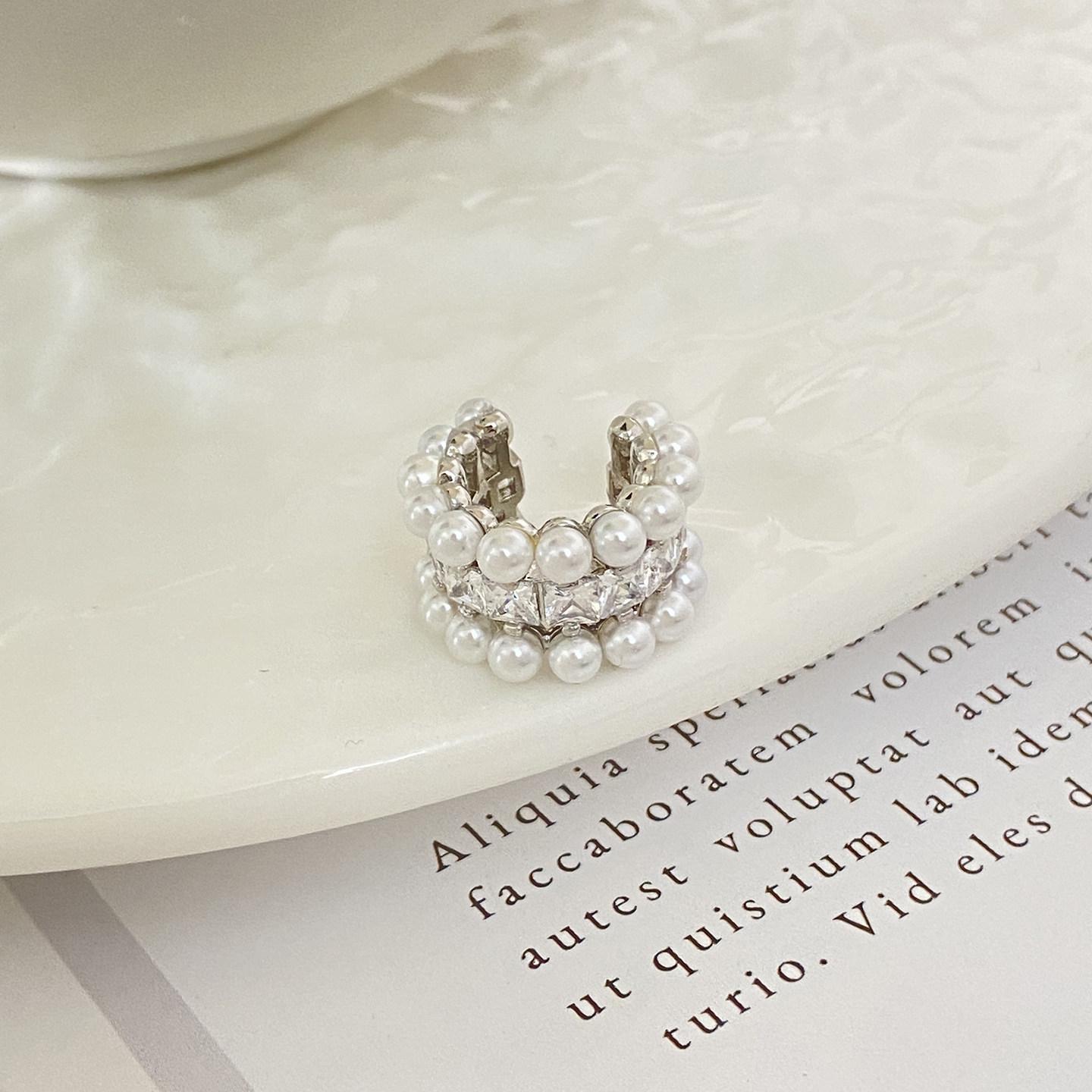 French Retro Pearl Zirconia Non-Piercing Ear Cuff: Elegant and Painless
