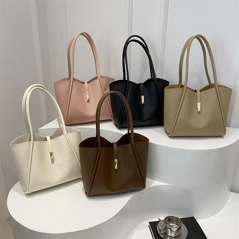 2026 New Early Spring Fashi Simple Retro Casual Large Capacity Commuter Underarm Tote Shoulder Bag Women Handbags