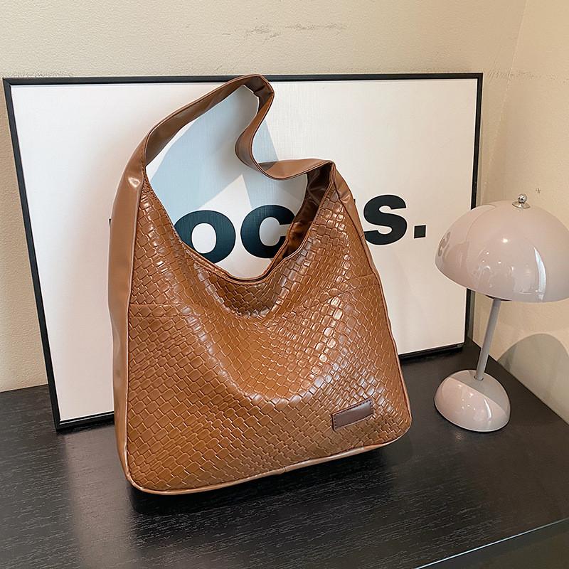 Stylish Large Capacity Tote Bag With Vintage Charm Perfect For Everyday Use