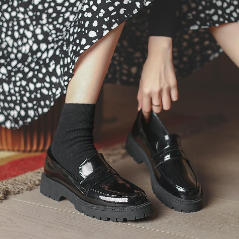 Mocasines de estilo británico Para mujer Primavera 2021 Zapatos de piel de  charol de tacón grueso de piel esponja comprar a buen precio — entrega  gratuita, reseñas reales con fotos — Joom