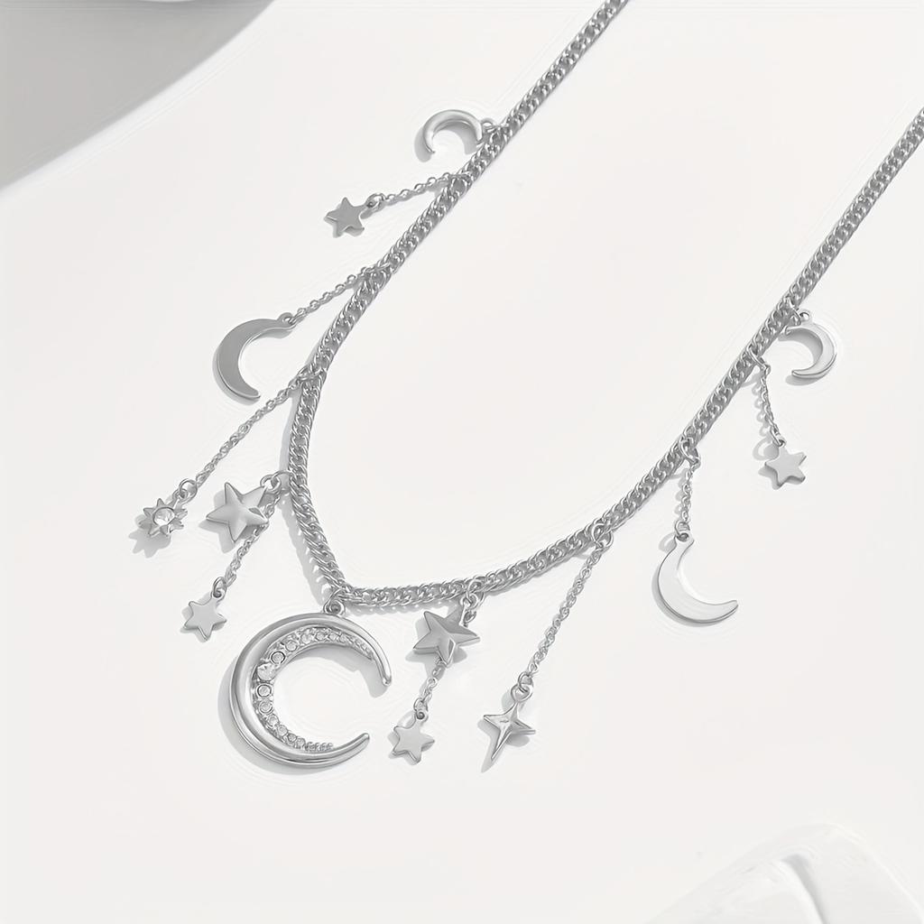 Rhinestone Middle Eastern Women's Vintage Necklace Star and Moon Short Tassel Collarbone Chain, 1pc of New Versatile