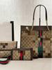 Módna Cross-Body Taška s logom Double G: Štýlová taška typu obálka/prsia s kvetinovým dizajnom, ideálna pre influencerov a módnych nadšencov
