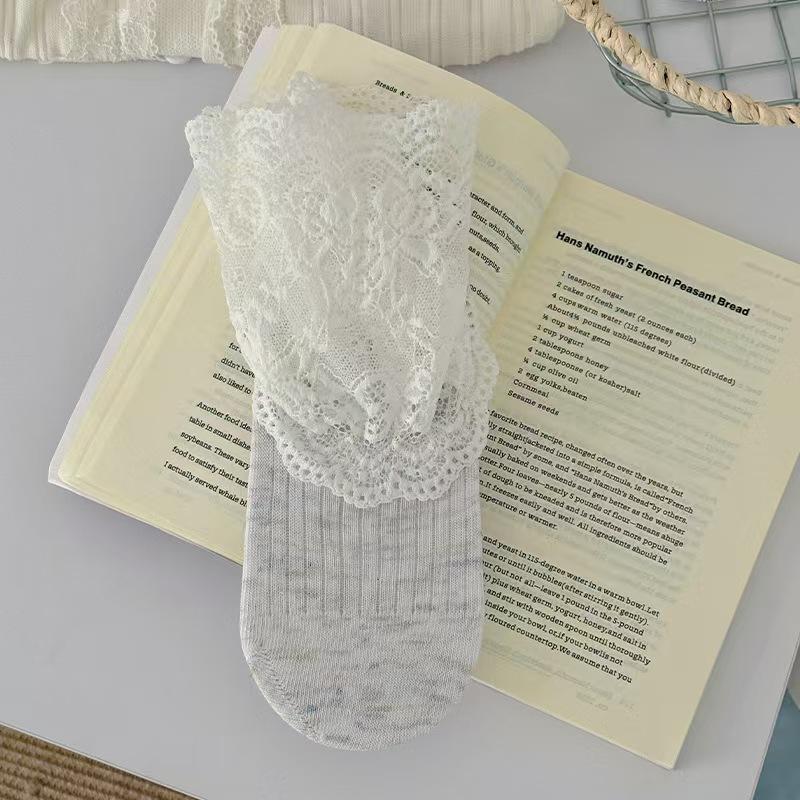 Chic French Lace Trim Socks: Sweet Miu-Style Ankle Socks for Spring & Summer