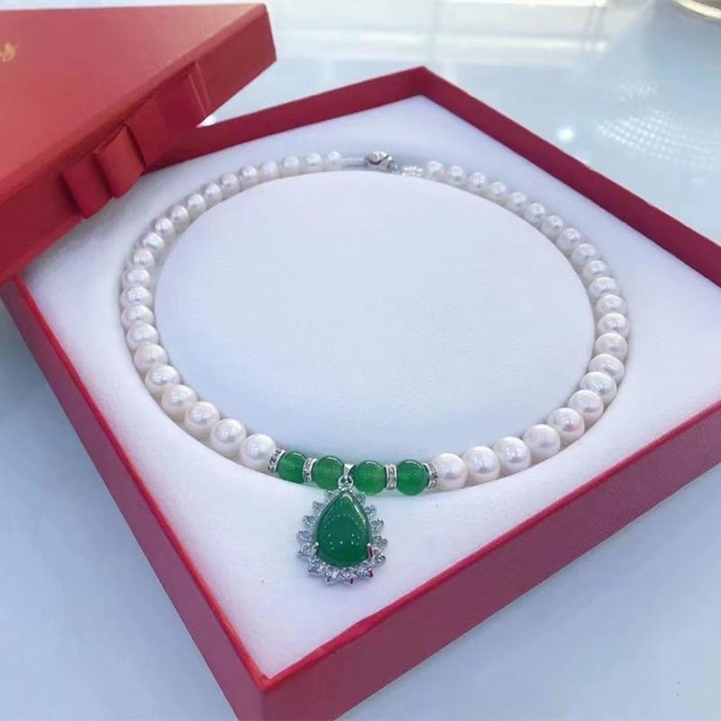 Mother's Day Gift: Women's Natural Sika Shell Pearl & Agate Pendant Clavicle Choker Necklace