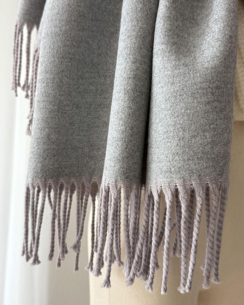 Elegant Double-Sided Scarf: Thick, Warm Neck Warmer for 2025 Autumn/Winter – Stylish and Trendy Shawl