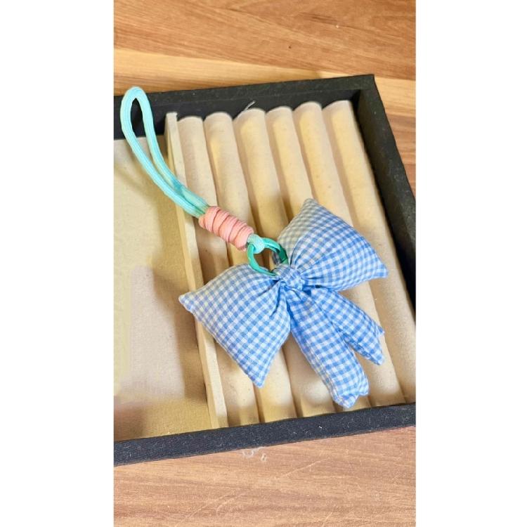 Стильный брелок-подвеска в виде банта Портативный ювелирный аксессуар Подарок для женщин на особые случаи и праздники синий