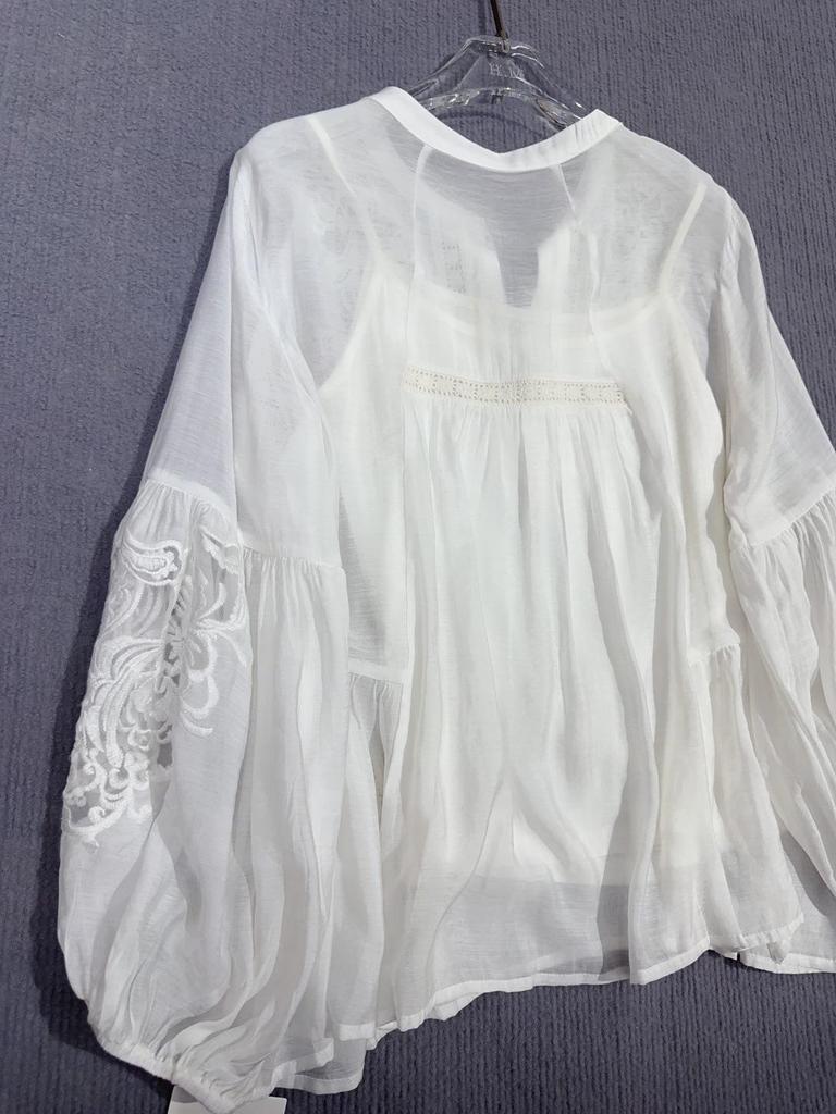 2026 Spring French Court-Style Embroidered Women's Lace Puff Sleeve Top
