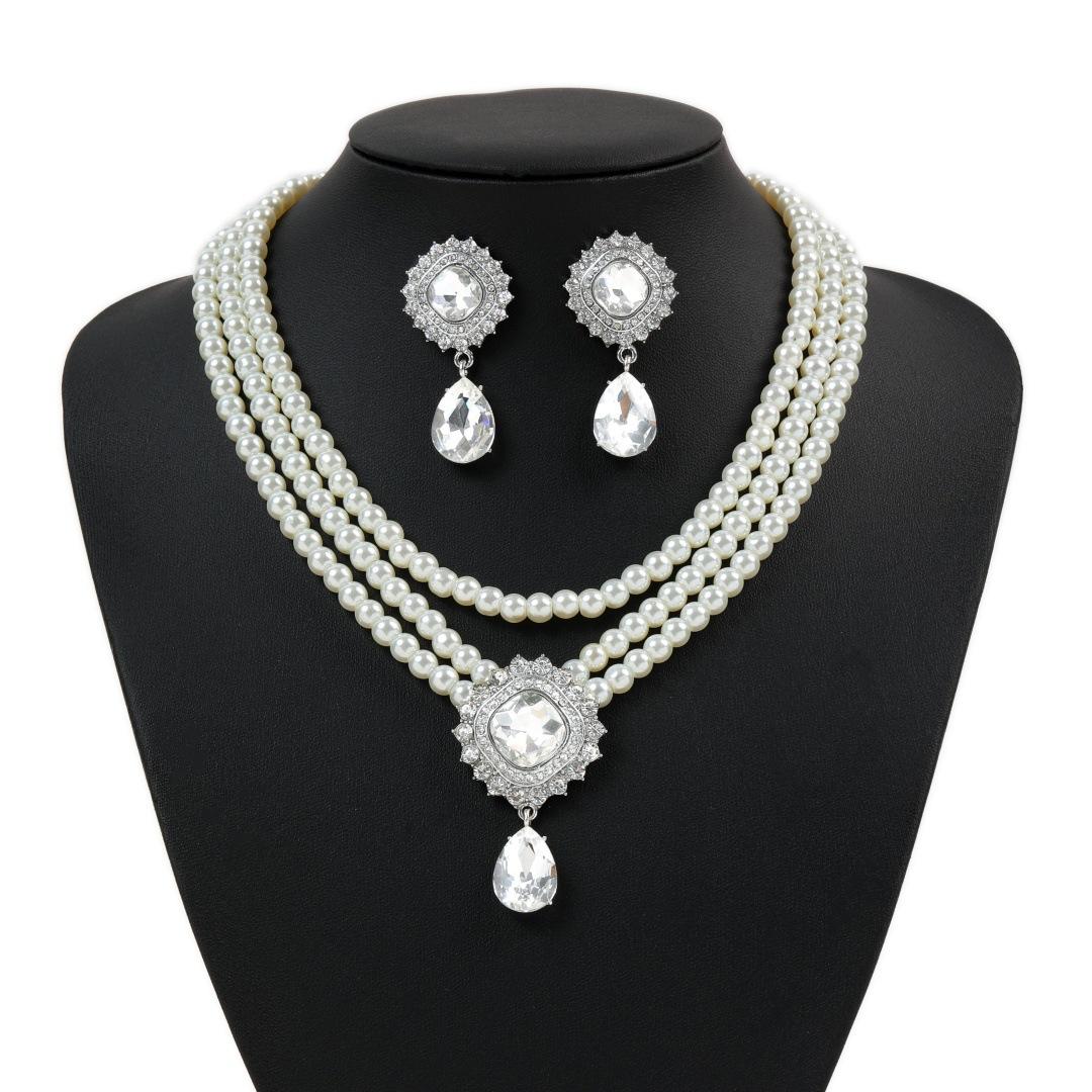 

High-end pearl bracelet, earrings, rhinestone short women s fashion necklace set with dinner dress, bridal jewelry.