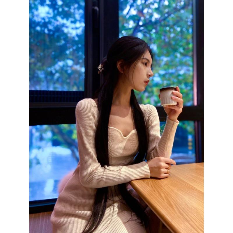 V-neck Medium and Long Knitted Dress for Women's Autumn and Winter Models, Thin Bottom, Sweater Skirt Inside, Hip Skirt