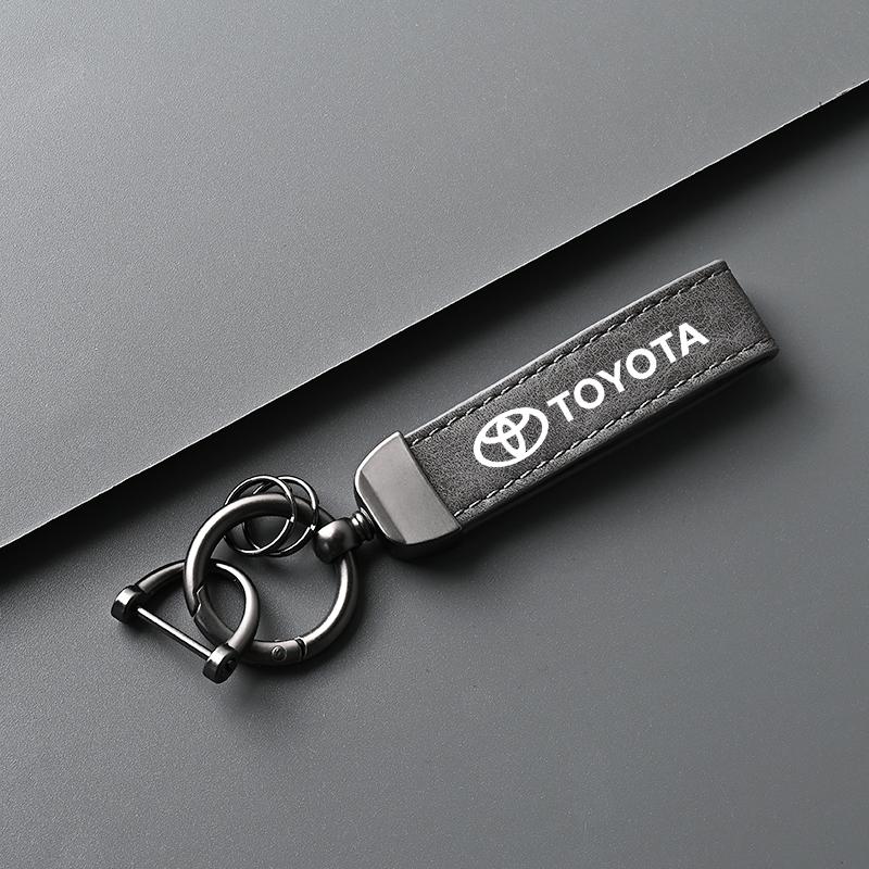 Metal Leather Car Emblem Keychain Key Chain Rings For Toyota Corolla Crown Camry Avensis Auris RAV4 Yaris Styling Accessories
