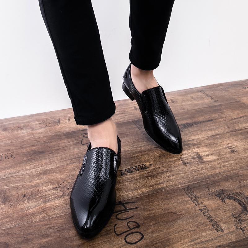 Business-Schuhe für Herren, Slip-On-Loafer im britischen Stil, lässige formelle Lederschuhe, Herrenschuhe, Yuppie-Brogue-Schuhe, männlich