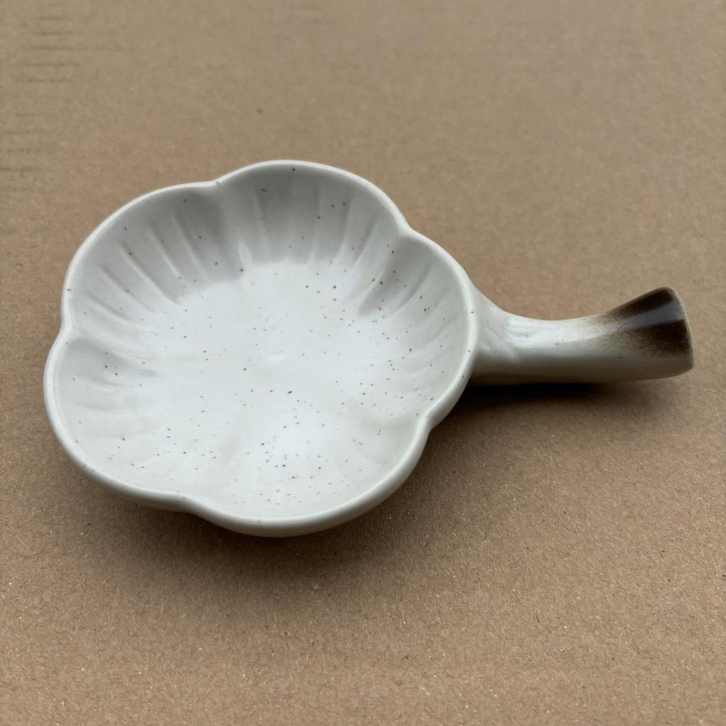 Ceramic Ink Butterfly Multifunctional Pen Rest and Ink Holder - Easy to Clean Water Dish Inkstone for Scholars and Beginners.