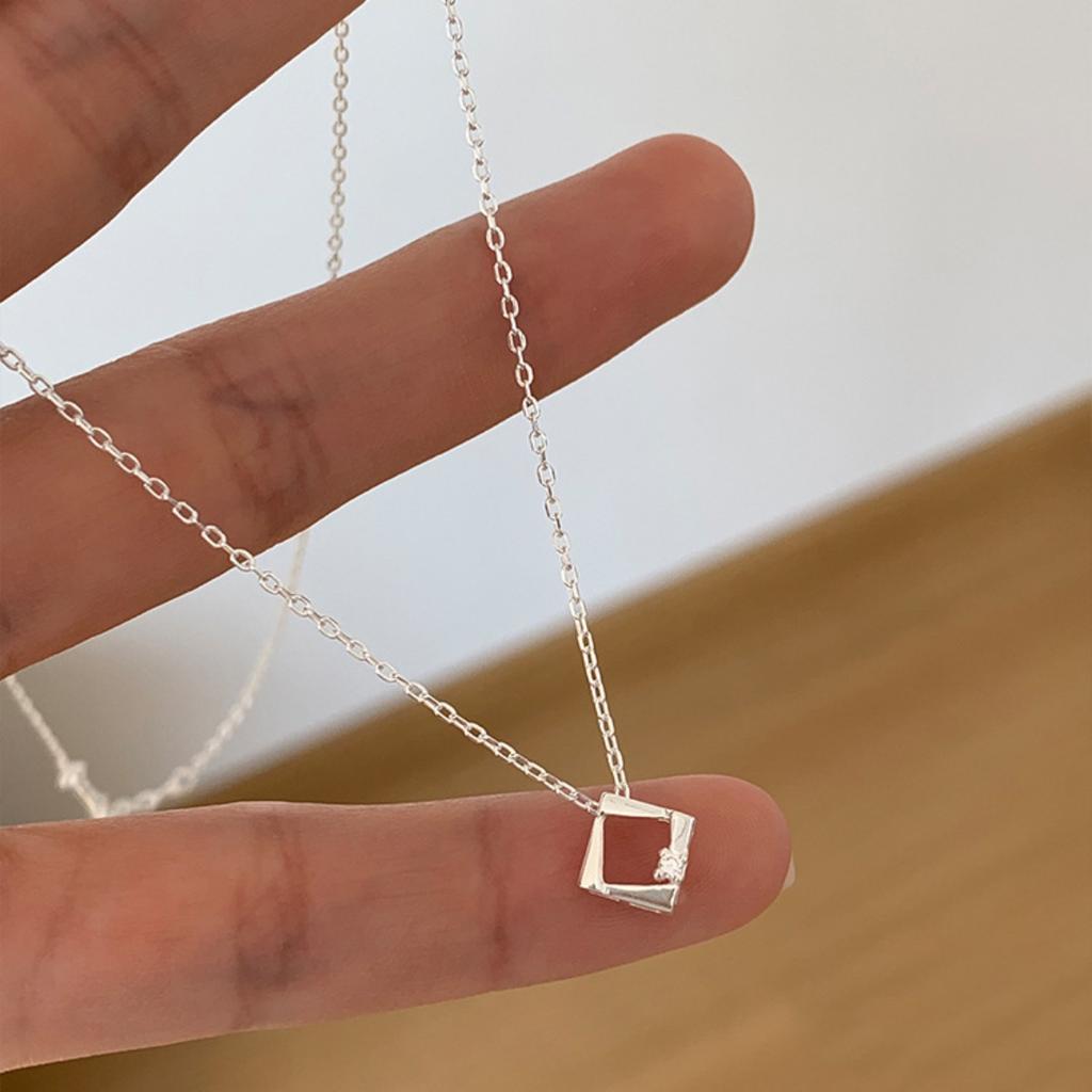 Single Diamond Square Geometric Necklace Women's Fashion Simple Temperament Exquisite Collarbone Chain