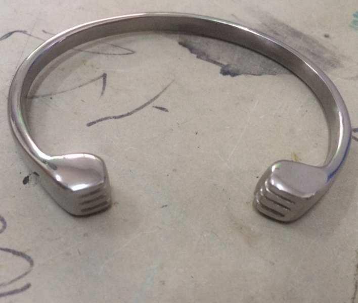 

Трендовый стальной титановый открытый браслет с двойным кулаком - Креативный браслет для личности 14