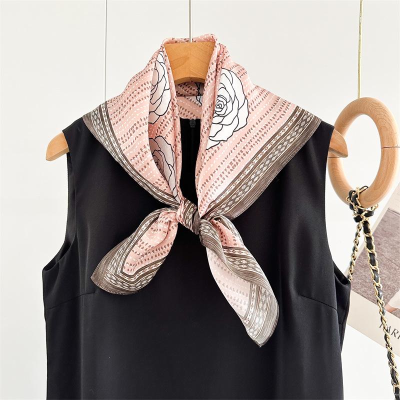 Elegant Pink Camellia Chain Printing 100% Silk Mulberry Scarf Shawl for Women Fashion Accessory Bandana New Square Scarfs