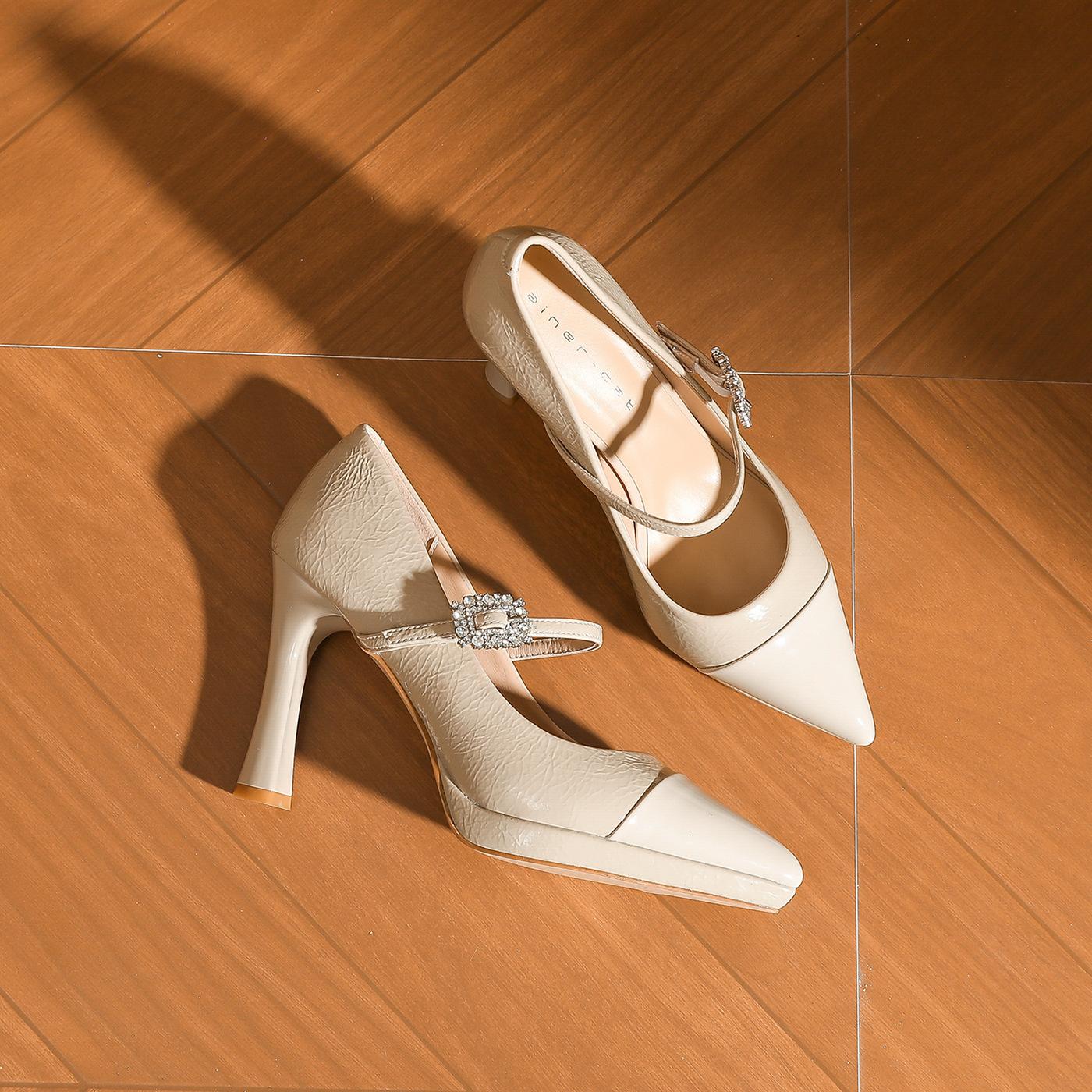 

10520 [sheepskin] high heels women s thick heel 2025 new pointed patent leather Mary Jane waterproof table single shoes 39