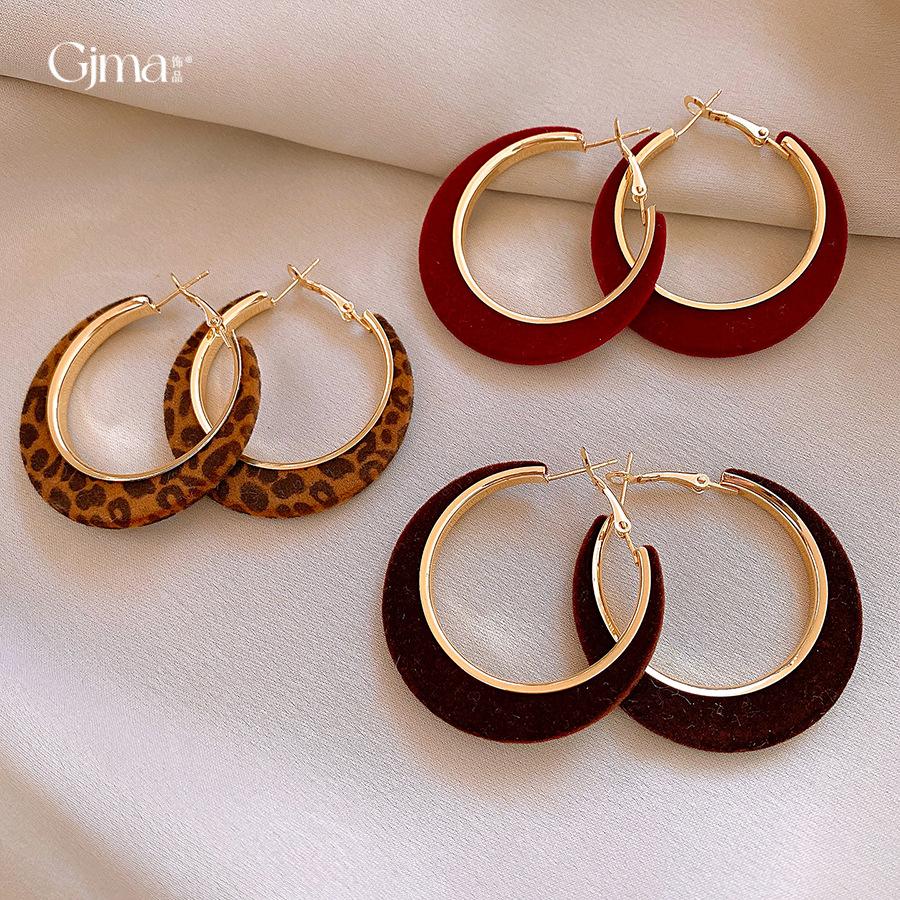 Silver needle Hong Kong style retro flocking round leopard print earrings earrings personalized autumn and winter earrings women