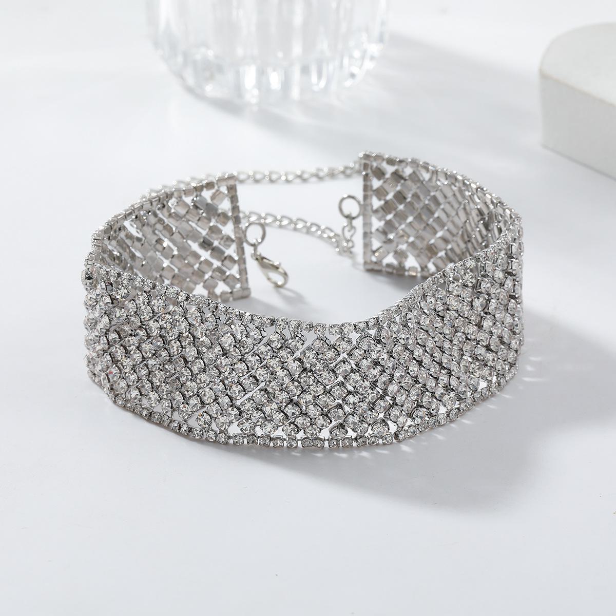 

2024 Роскошное ежедневное ожерелье с бриллиантами для женщин серебряный