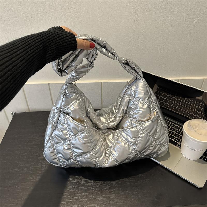 

Stylish Casual Crossbody Tote Bag For Women In Black White And Silver For Autumn Fashion срібний