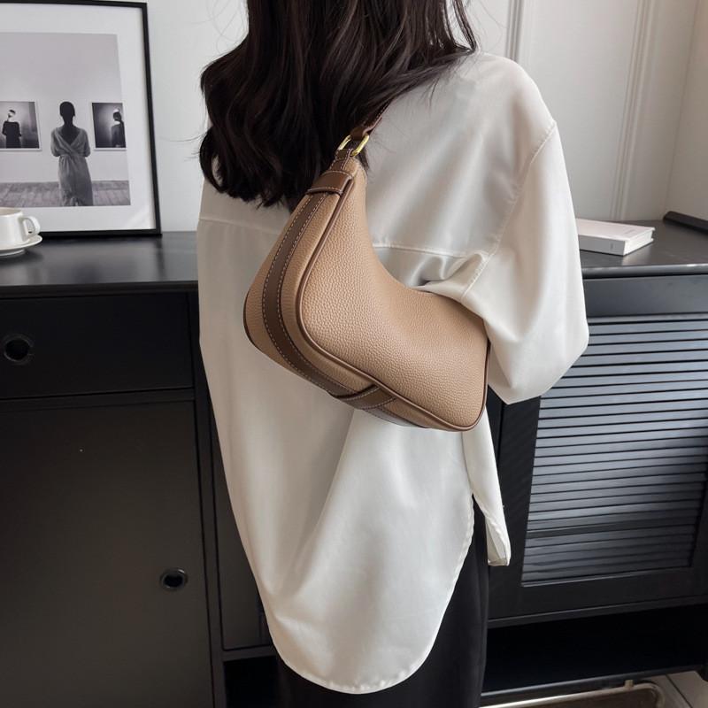 Trendy Urban Minimalistic Women's Handbag 2023 Small Crossbody Bag