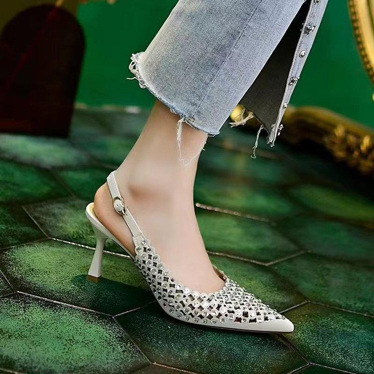 

The ankle is beautifully designed, highlighting the feminine soft lines! Baotou sandals Baotou PU stiletto one-word 39