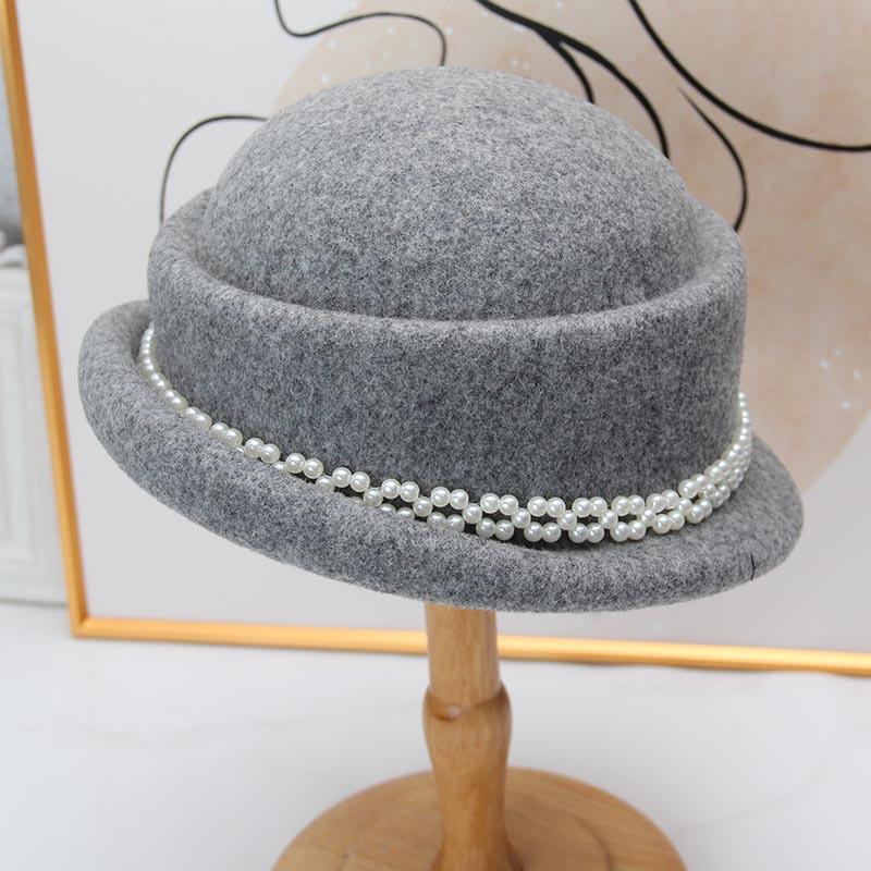 Hepburn style wool beret women's autumn and winter new retro versatile styling top hat showing the face small crimping basin hat