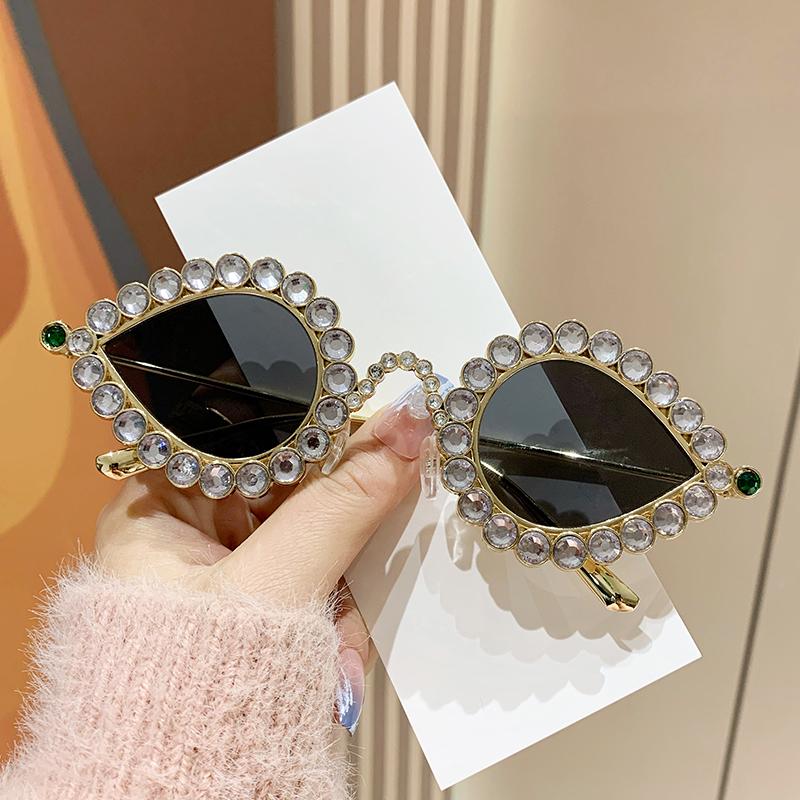 Diamond Studded Small Frame Cat Eye Y2k Sunglasses High-end Luxury Ball Metal Sunglasses Retro New Peacock Glasses 81064