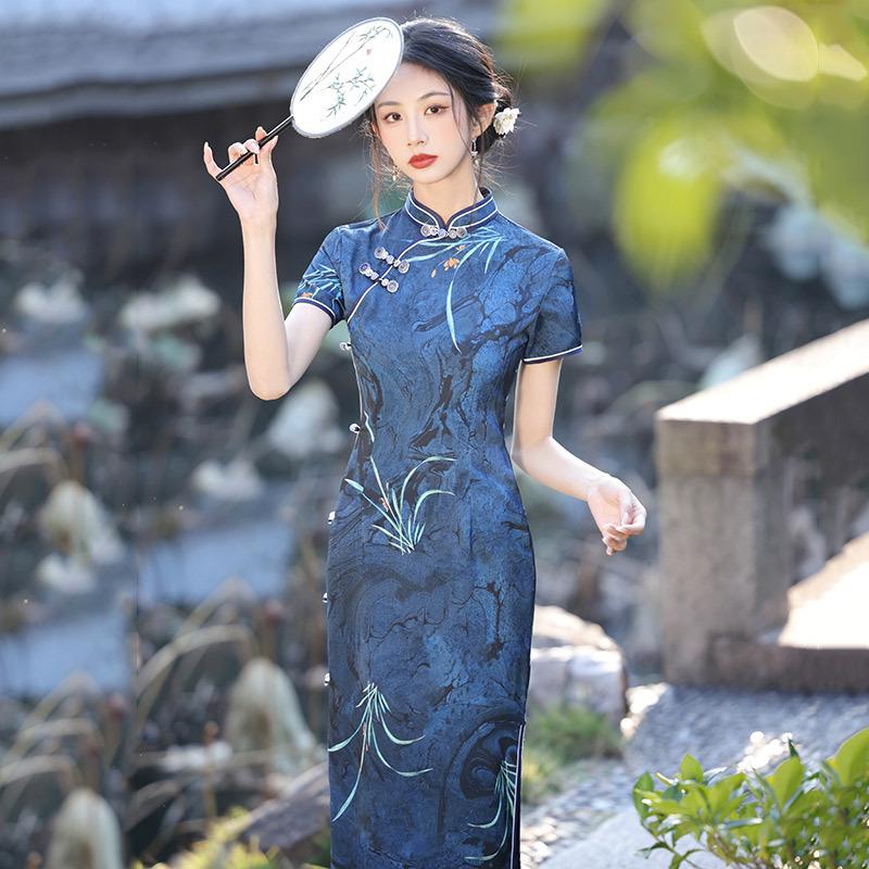 Blue national style new Chinese long improved cheongsam 1011 new women's retro slim short-sleeved catwalk spring and summer
