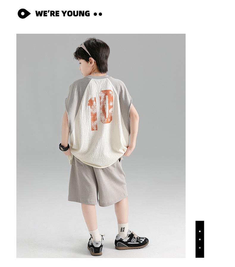 Color Block Boys' Korean Style Summer Sportswear Set - Loose Fit, Short Sleeve & Shorts, Medium/Large