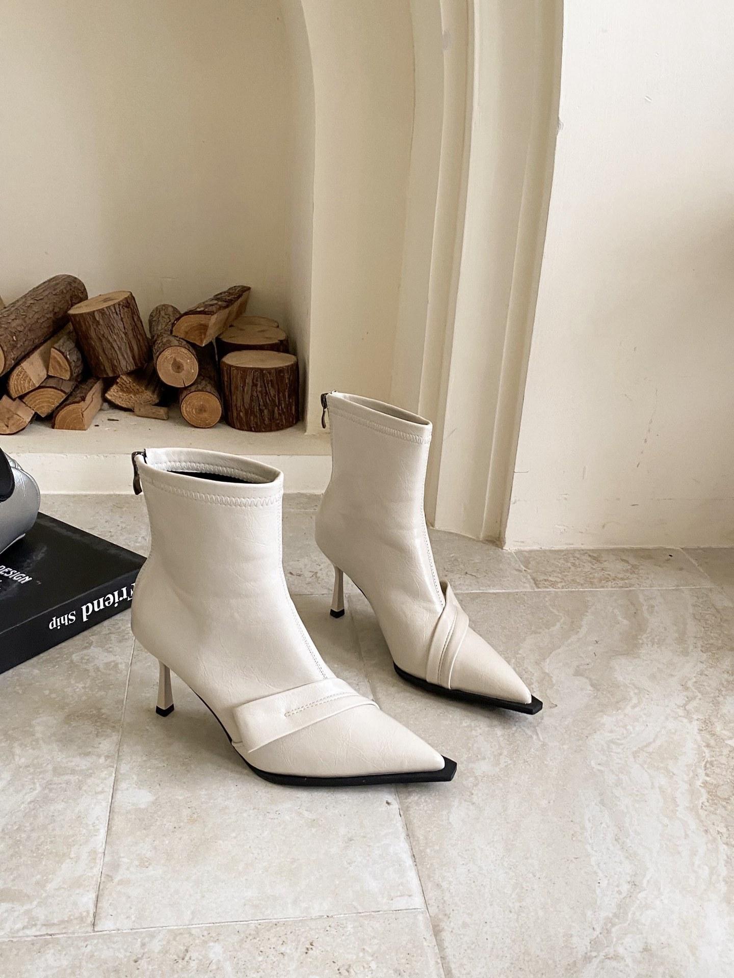 

2025 autumn and winter niche French thin bare boots black British thin heel high heel boots short boots women s boots short boots 39 абрикосовий