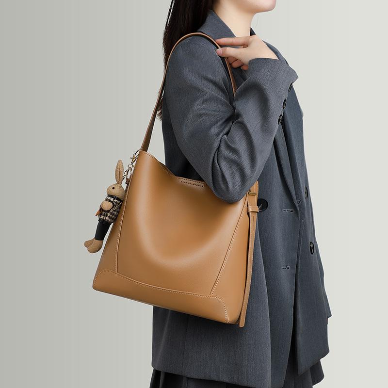 Bag Versatile New Women's Bucket Bag Fashion Versatile Large Capacity Commuter Underarm Bag Shoulder Bag Luggage