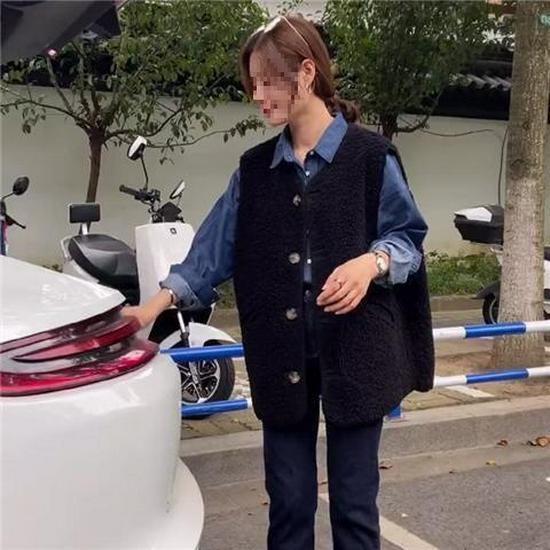 Women's 2023 Autumn/Winter Faux Fur Sleeveless Jacket - Korean Style Loose Fit Trend