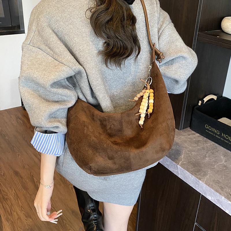 Casual commuting 2025 new tote bag autumn suede large capacity Internet celebrity explosion fashion shoulder messenger bag