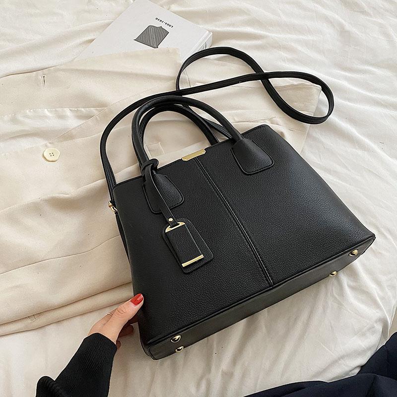 Large Capacity and Elegant Carrying Bag for Women's Commuting Tote Bag for Office Workers Carrying Large Bags