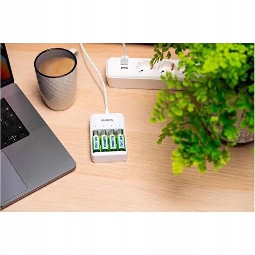 Philips SCB4013NB/0 Battery Charger USB Output LED Indicators